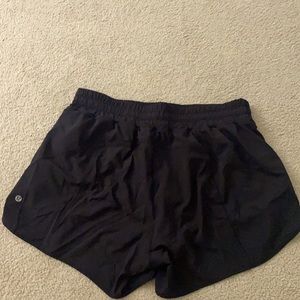 Lululemon Track That Short Mid-Rise Short 5” in Black